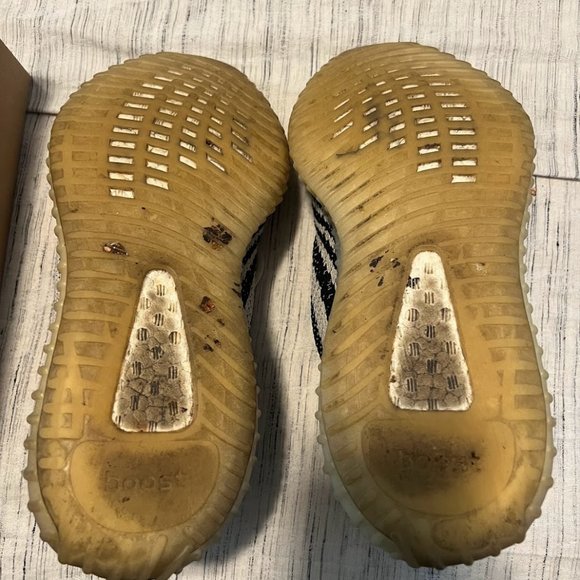 Yeezy 's (7 pair) various styles worn + lightly worn - Picture 15 of 16